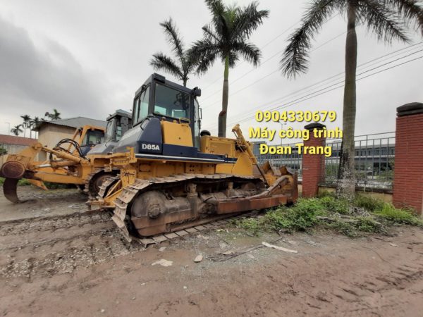 Máy ủi bánh xích hãng Komatsu D85A công ty Đoan Trang tại Hải Phòng đã sẵn sàng phục vụ quý khách.