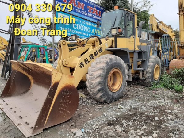 Máy xúc lật bánh lốp Hãng Komatsu Model WA350-3 đã có mặt tại bãi máy công trình Đoan Trang thành phố Hải Phòng.