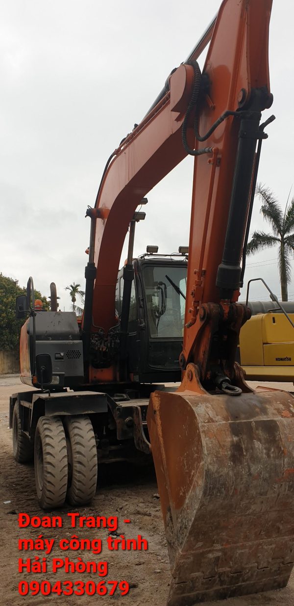 may-cong-trinh-nhat-ban-hitachi-ZX125W-tai-hai-phong